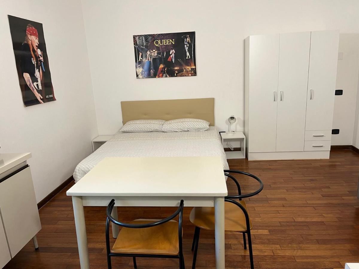 Bergamo Center Apartment Bagian luar foto