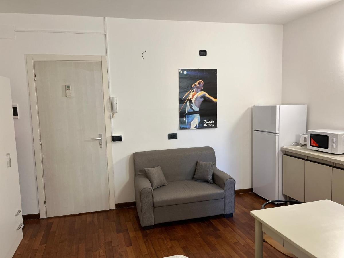 Bergamo Center Apartment Bagian luar foto