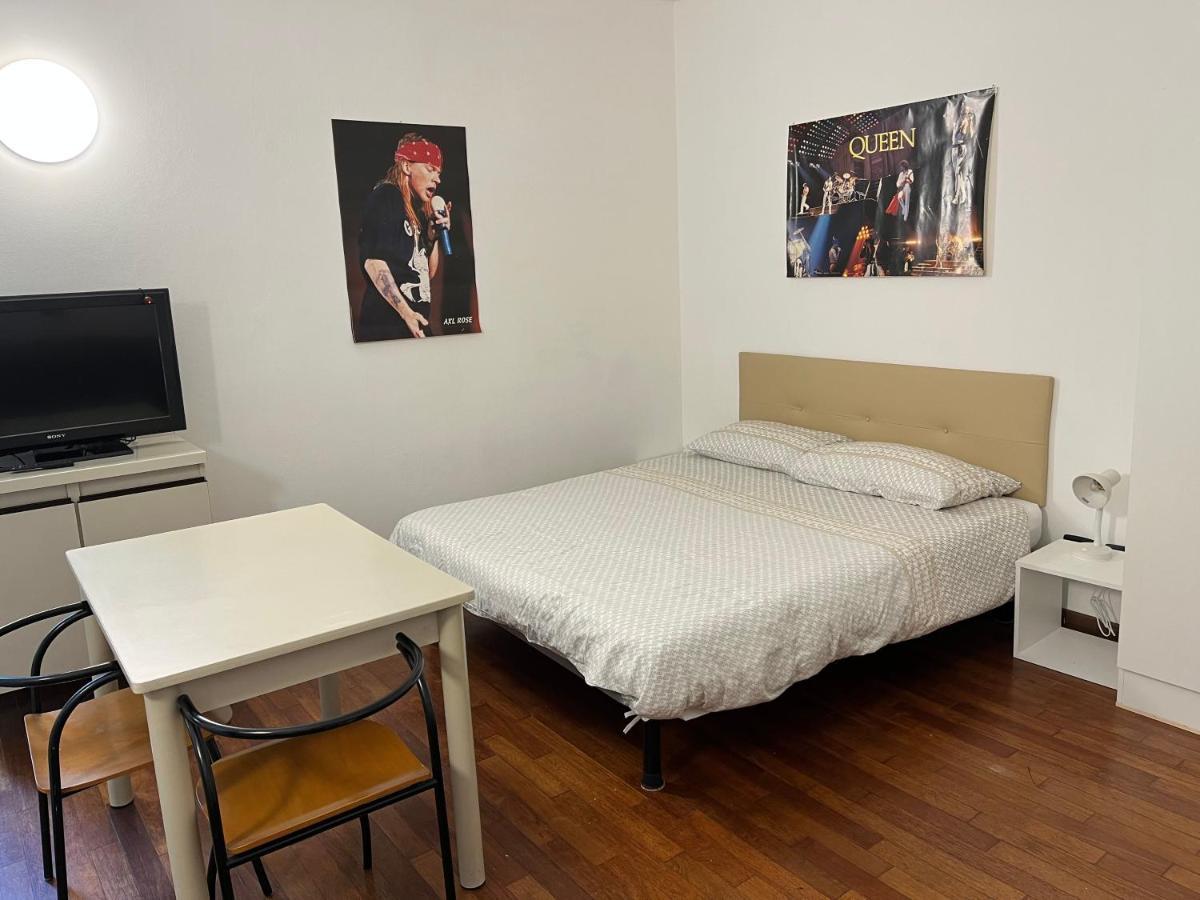 Bergamo Center Apartment Bagian luar foto
